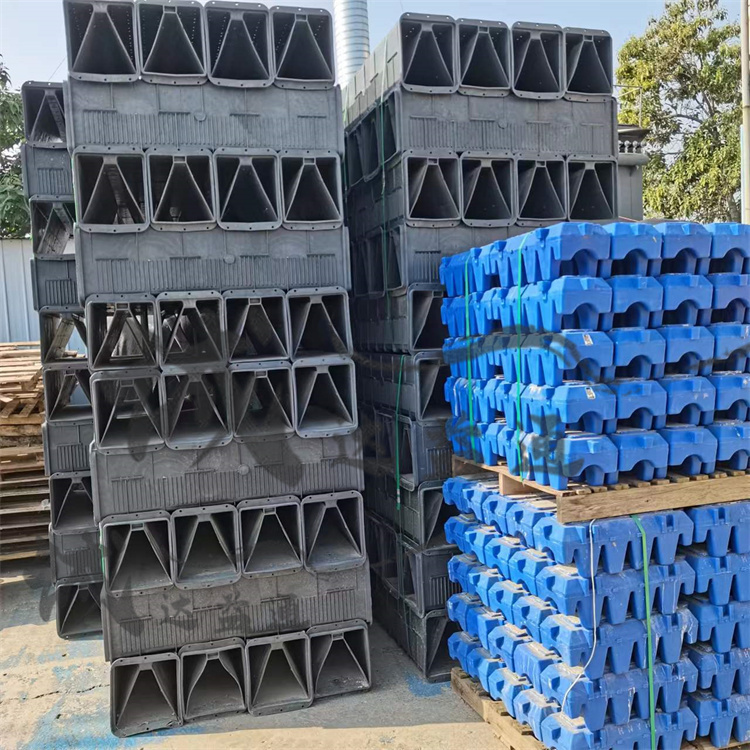 1352533049